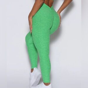 NWT Bombshell Sportswear Vback leggings green size L